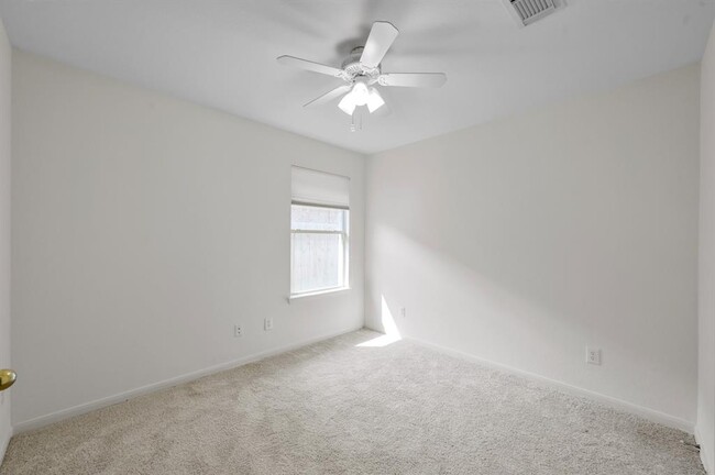 Building Photo - 32503 Hadden Park Ct