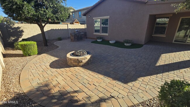 Building Photo - 10826 W Avenida Del Rey