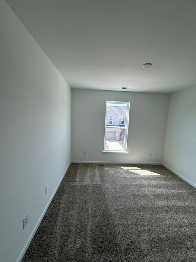 Building Photo - 13111 Rover St