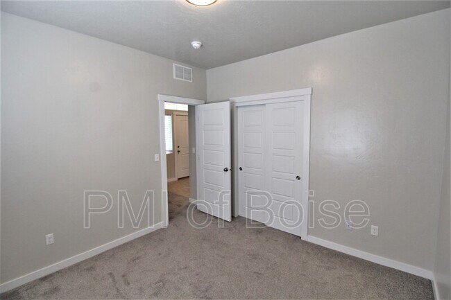 Building Photo - 3098 W Everest St