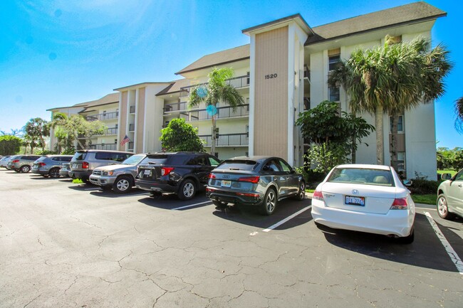 Building Photo - ** 2/2 CHARMING FURNISHED CONDO AT THE ISL...