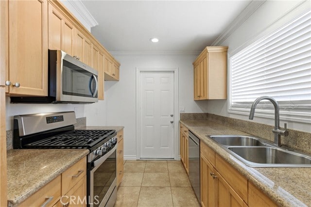 Building Photo - 9582 Pettswood Dr