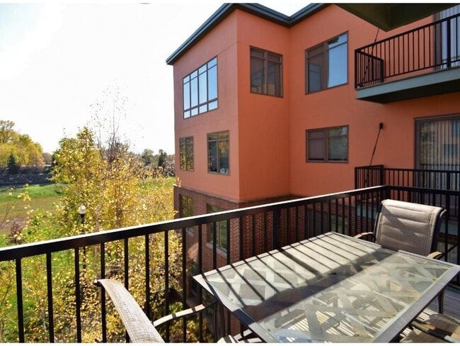 Building Photo - 1070 Grandview Ct NE