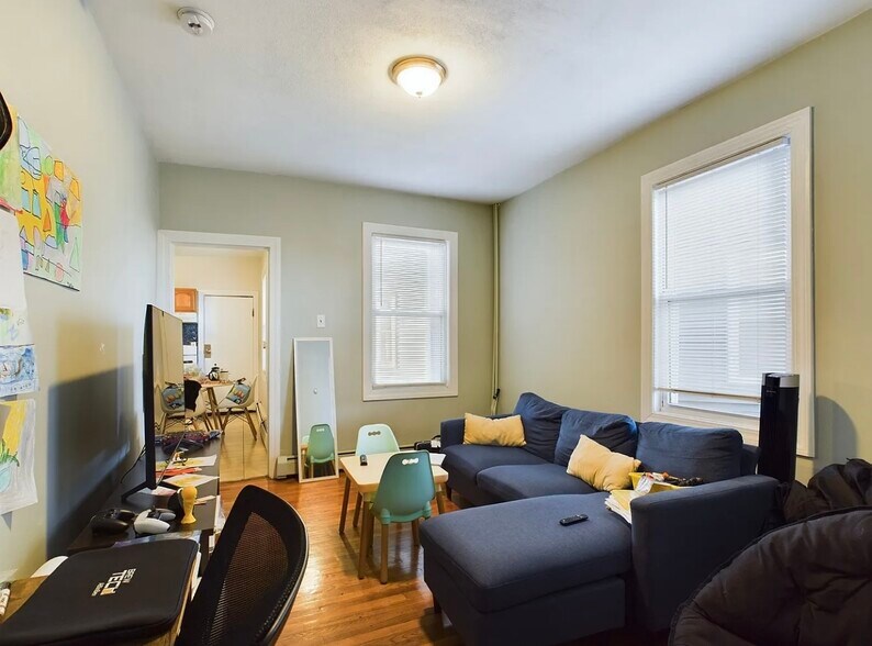 Building Photo - 237 Tremont St