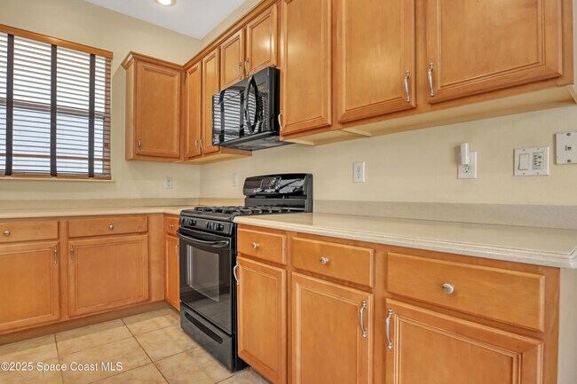 Building Photo - 8213 Simpkins Way