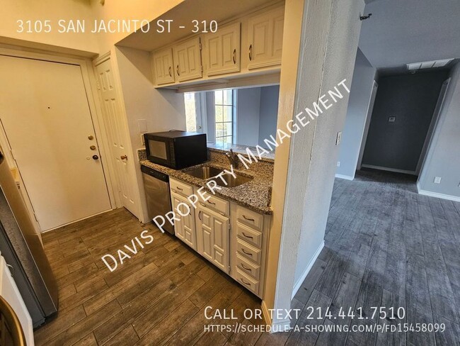 Building Photo - 3105 San Jacinto St