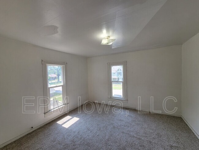 Building Photo - 1115 Mulberry St