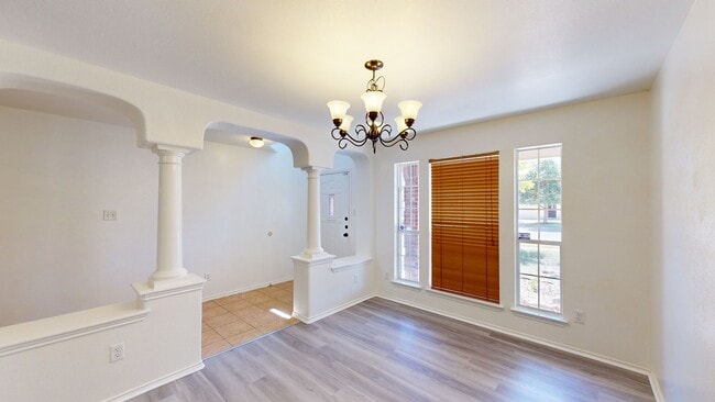 Building Photo - SOUTH KILLEEN HOME ON CORNER LOT ONLY $1950