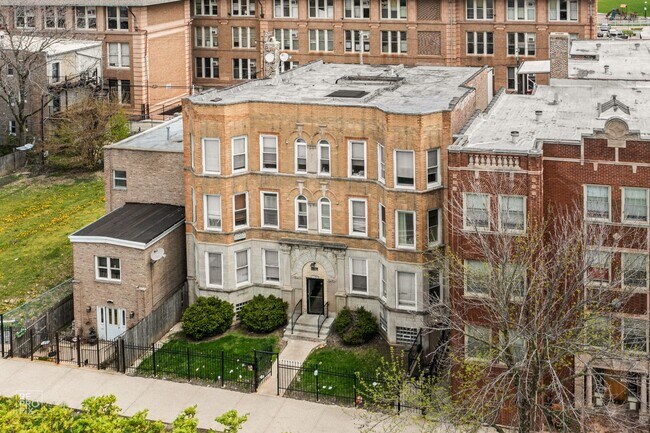 Building Photo - 819-21 S Independence Blvd Chicago, IL 60624