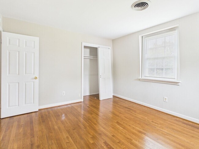 Building Photo - 1519 Chauncey Ln