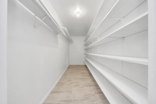 Building Photo - 5103 Karu Dr