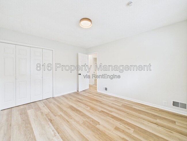 Building Photo - 11230 Corrington Ave