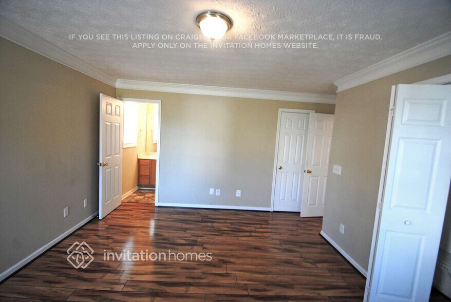 Building Photo - 160 Weatherstone Dr