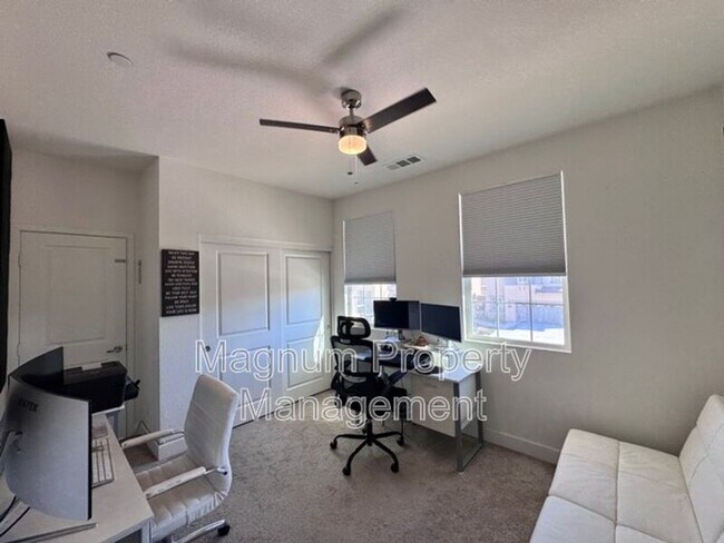 Building Photo - 38572 Rosegate Pl