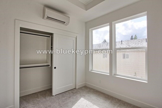Building Photo - 2 Bed, 2.5 Bath Home in Arbor Lodge Near U...