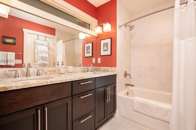 Building Photo - Charming Modern Home in Kenilworth