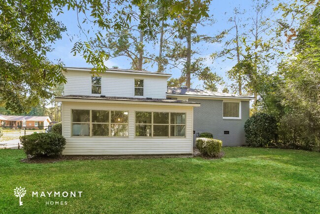 Building Photo - Beautifully Split-Level Home in Columbia County