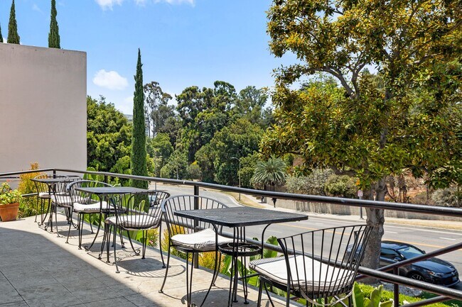 Building Photo - 840 Hilgard Ave