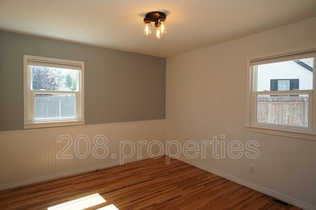 Building Photo - 4201 W Kootenai St