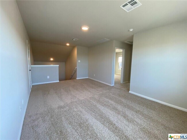 Building Photo - 154 Solitude Dr