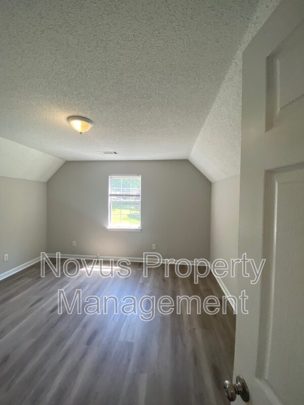 Building Photo - 88 River Ridge Dr