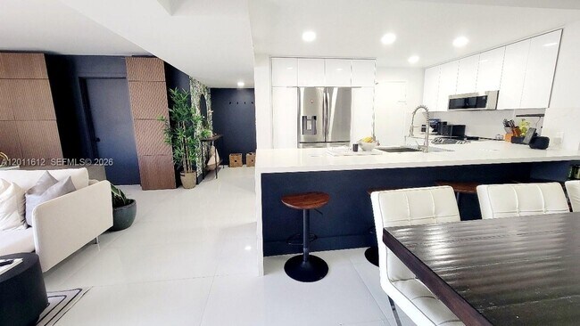 Building Photo - 250 Galen Dr