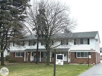 Building Photo - 587 Pointe Tremble Rd