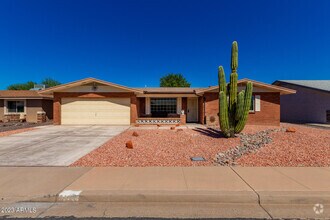 Building Photo - 4630 E Elena Ave