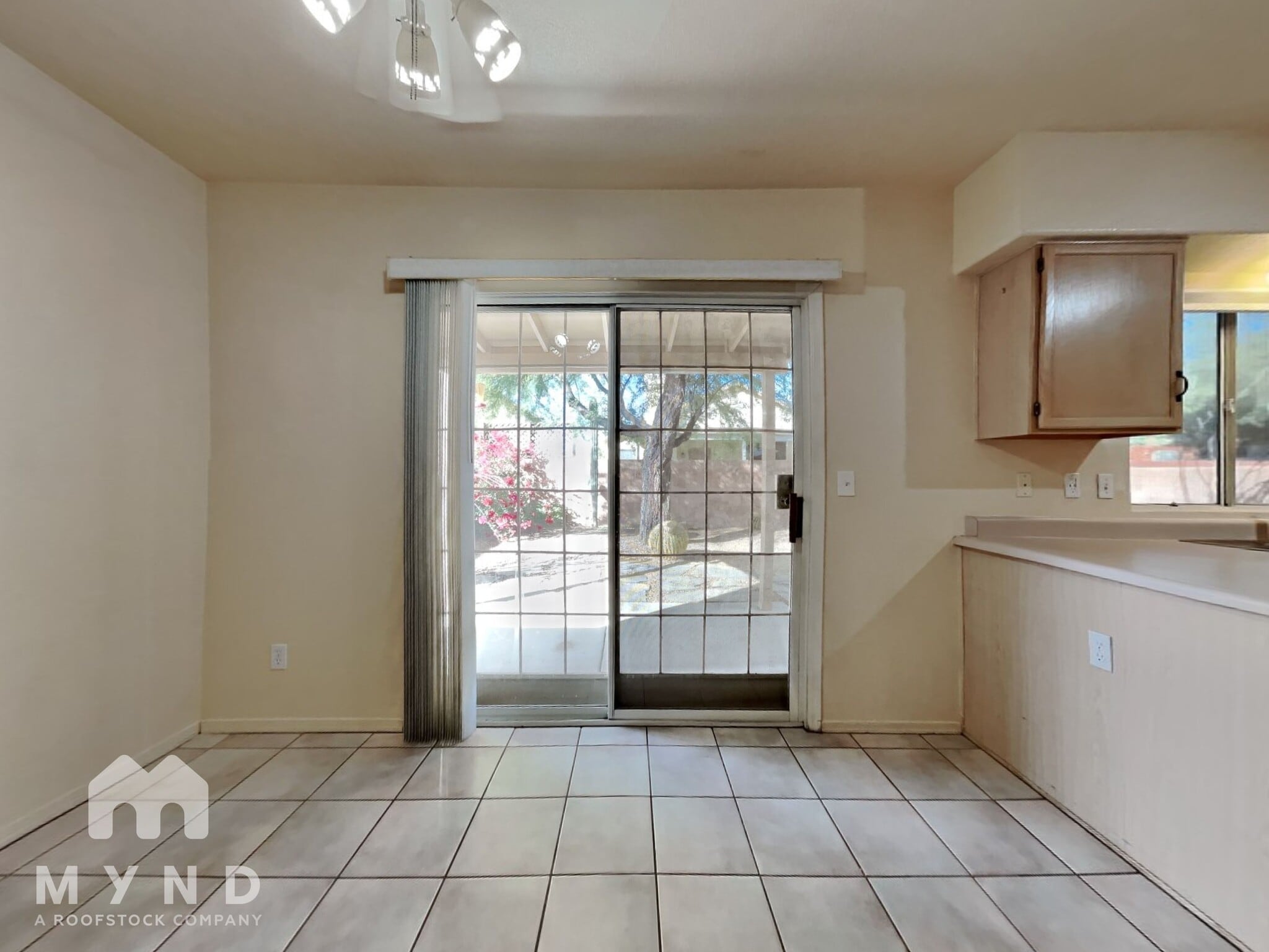 Building Photo - 3696 W Sunglade Dr