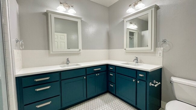 Building Photo - Single Level 4-Bedroom with 3-Car Garage in Berry Gardens