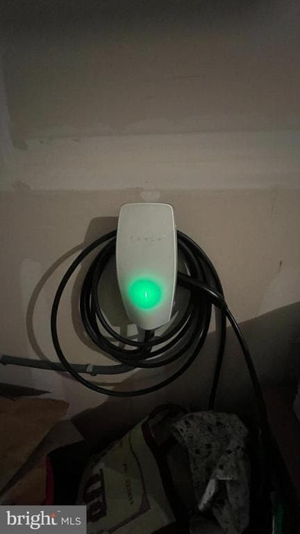 Building Photo - 11 Sidney Ln