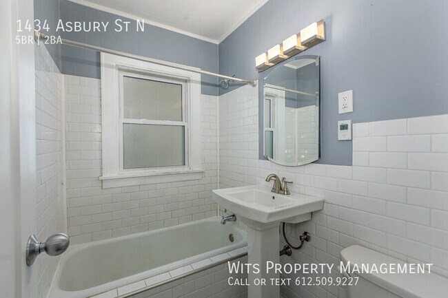 Building Photo - 1434 Asbury St N