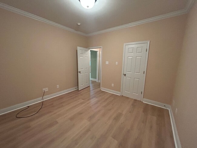 Building Photo - 1303 Autumn Ln SW