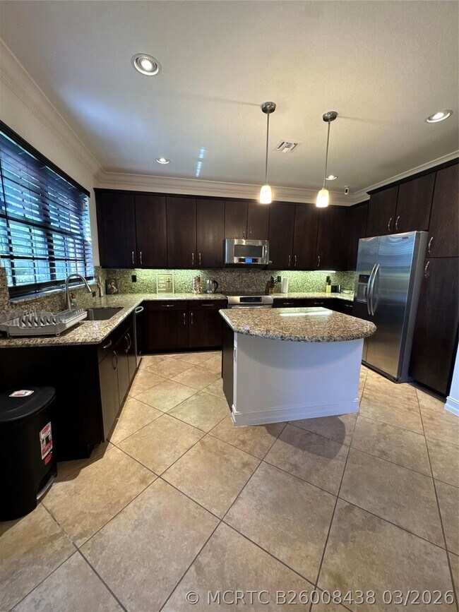 Building Photo - 127 Riverwalk Cir W