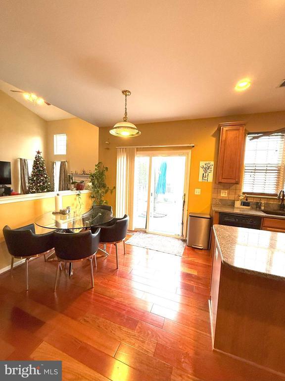 Building Photo - 18416 Beechnut Way