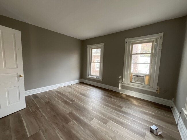Building Photo - Newly renovated 3-bedroom, 2-bath home in ...