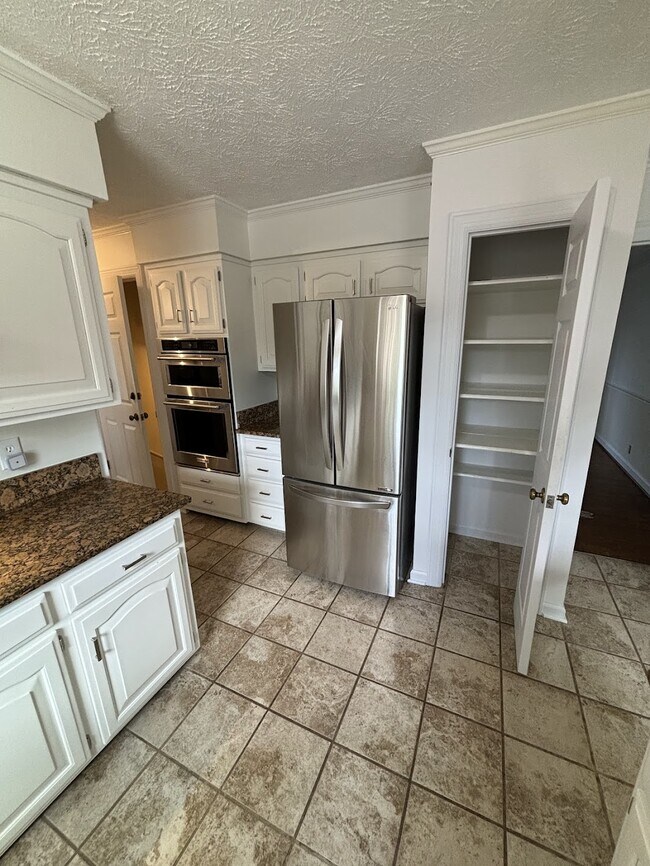 all appliances stay - 4627 Mountain View Dr