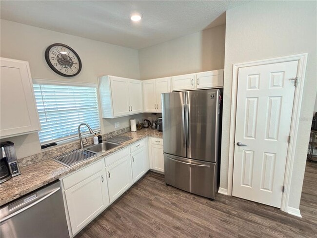 Building Photo - 1088 Zion Dr