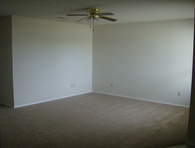 Building Photo - MARY8117-19