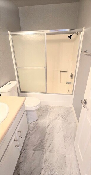 Building Photo - 630 W Dryden St