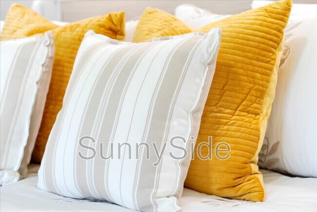 Building Photo - 42 Nottingham Way