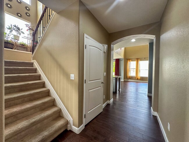 Building Photo - Horseshoe Ridge 4bd 3ba 2,522sq.ft. home FOR RENT!