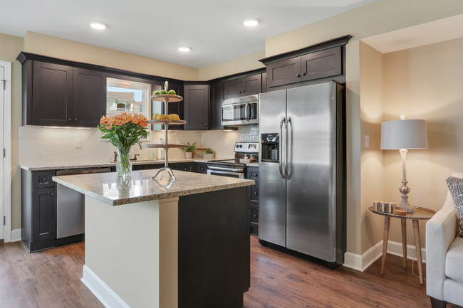 Building Photo - Serrano Townhomes