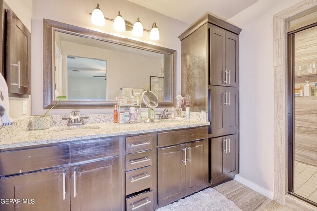 Building Photo - 2163 Enchanted Brk Dr