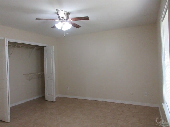 Building Photo - 4738 Live Oak Ln