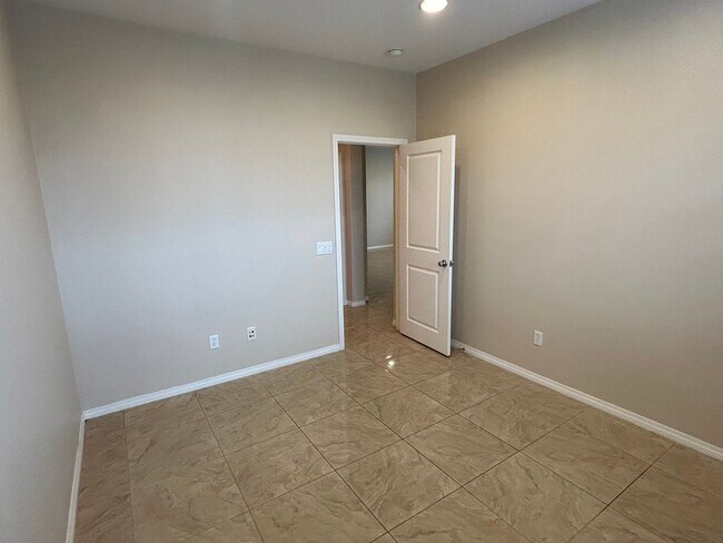 Building Photo - 3502 RAWLEY ST CORONA 92882 (5 BED / 3.5 B...