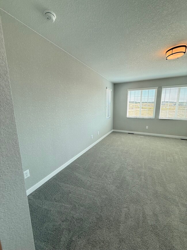 Building Photo - 10214 Spry St