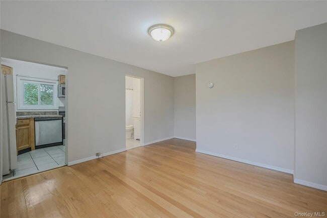 Building Photo - 148 S 4th St