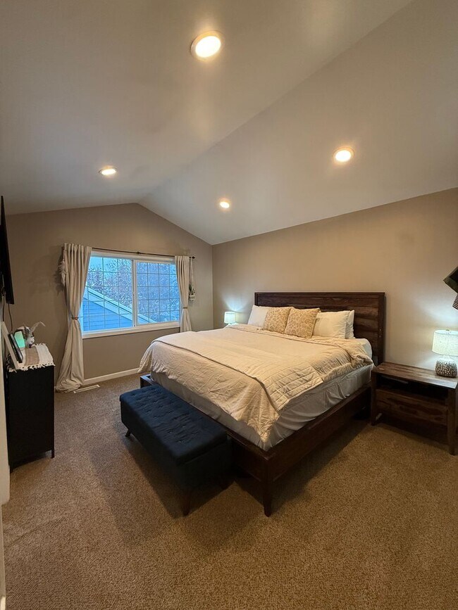 Building Photo - NEW YEAR NEW HOME! 3 bed, 2.5 bath, 2 car garage in South Anchorage