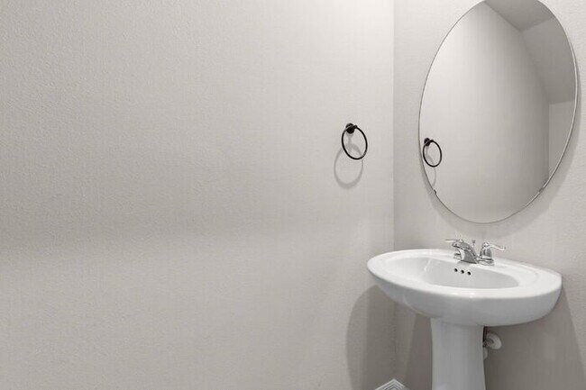 Building Photo - Town Home For Rent in Brandon with TONS OF UPGRADES!
